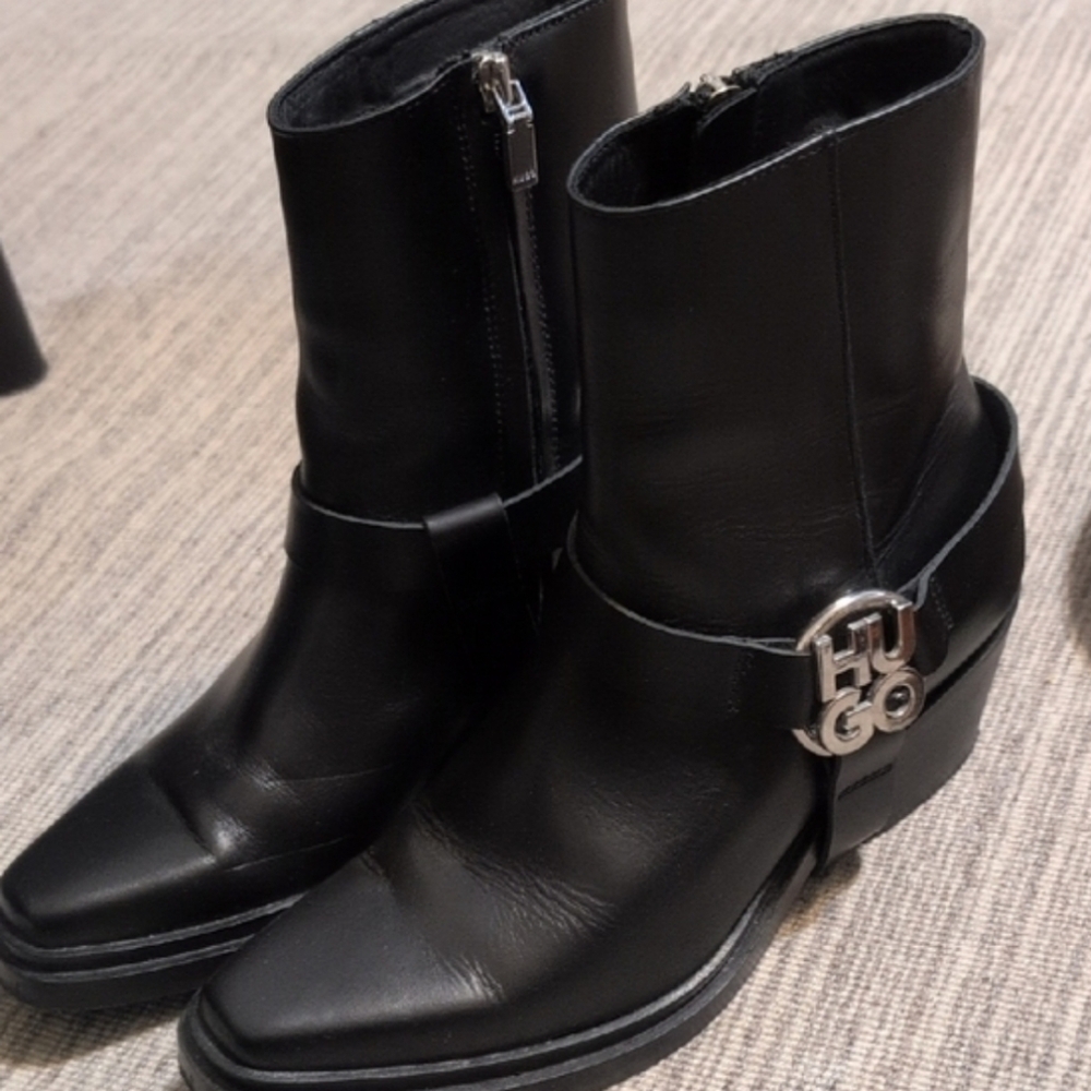Black HUGO BOSS Leather Harness Moto / Biker Boots Size 37 EUC